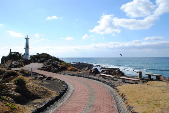 Cape Nagasakibana Lighthouse / 長崎鼻灯台