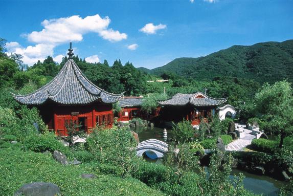 Kangokuen Chinese Garden / 中国風庭園「冠獄園」
