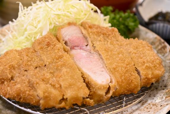 Kurobuta pork cutlet / 黒豚とんかつ