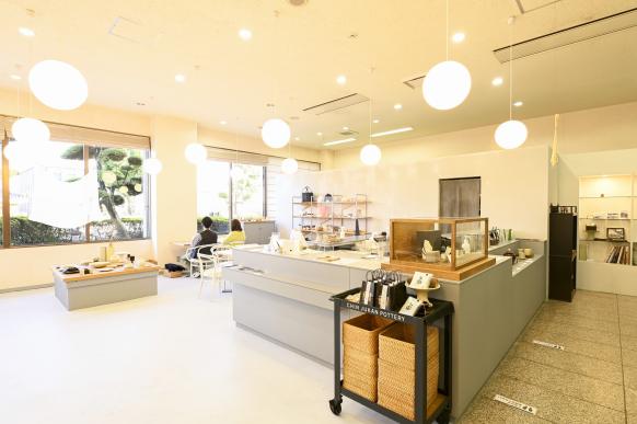 Satsuma Ware Café &  Shop