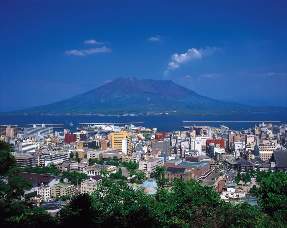 Sakurajima / 鹿児島市街地と桜島