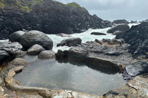 Hirauchi Hot Onsen Spring / 平内海中温泉