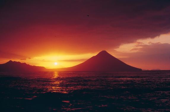 The rising sun at Mt. Kaimon / 開聞岳の朝日