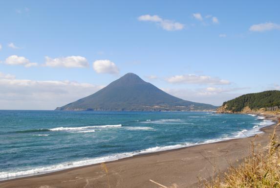 Mt. Kaimon / 長崎鼻から臨む開聞岳