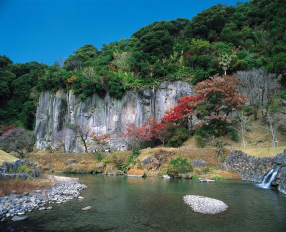 Kiyomizu Buddhist Cliff Carvings / 清水磨崖仏の紅葉