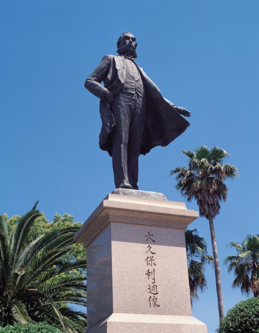 Bronze Statue of Toshimichi Okubo / 大久保利通銅像1
