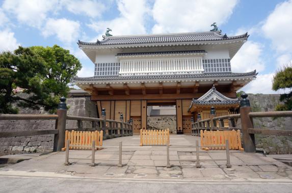 Goromon Gate (Tsurumaru Castle Ruins) / 鶴丸城御楼門②