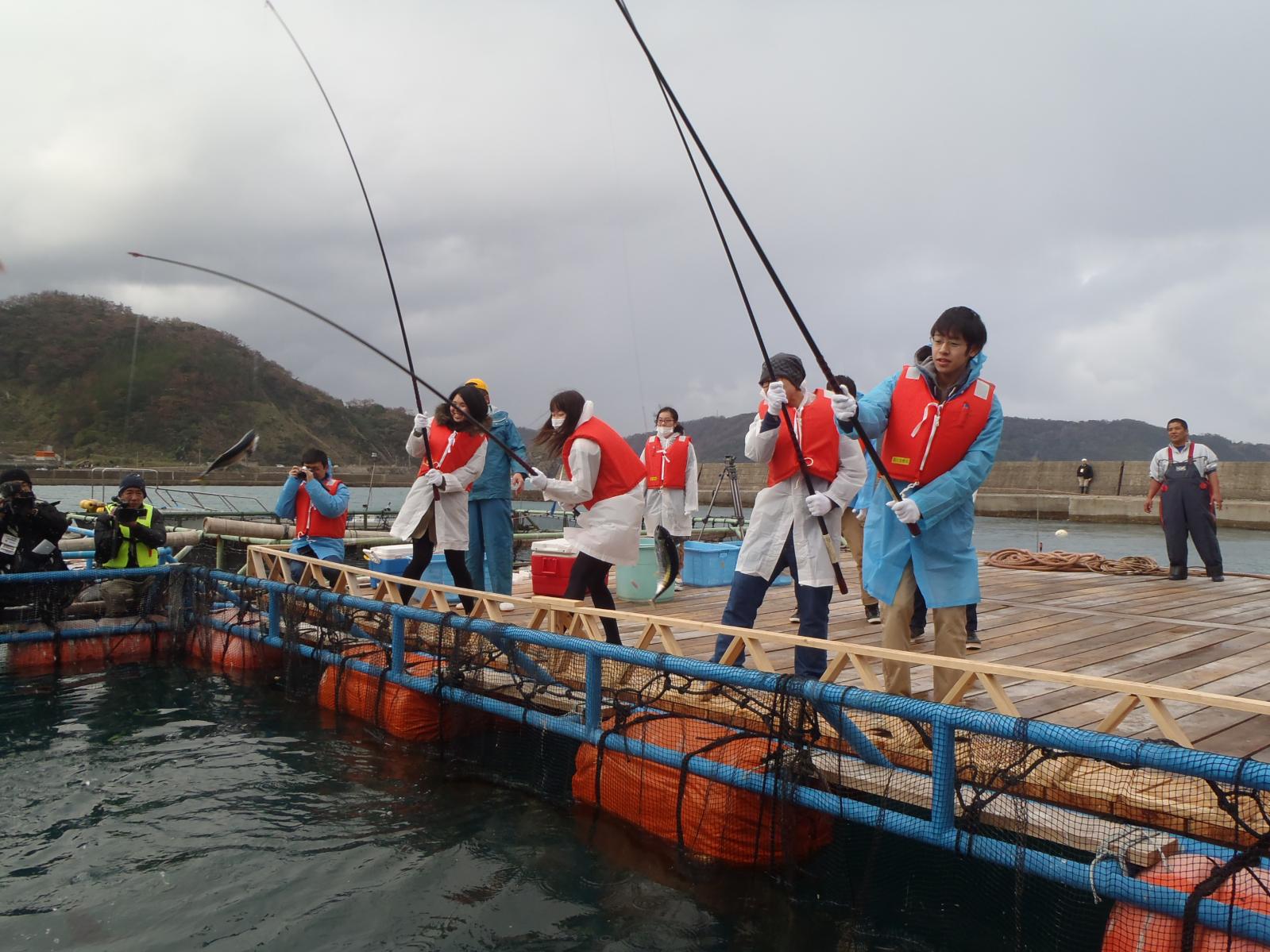 島の一本釣り漁業体験-1