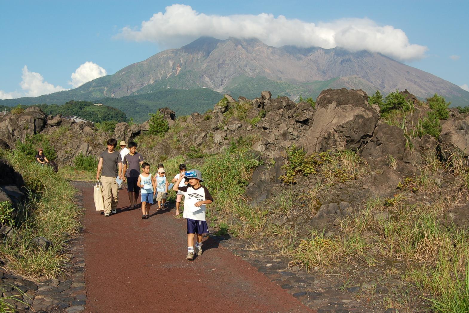 学びながら体感！「桜島火山ガイドウォーク」-1