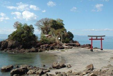 えっ、海に神社！-1