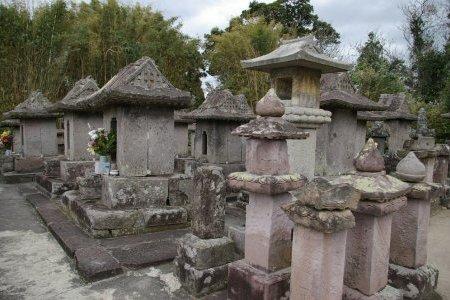  園林寺跡（小松家墓地） 