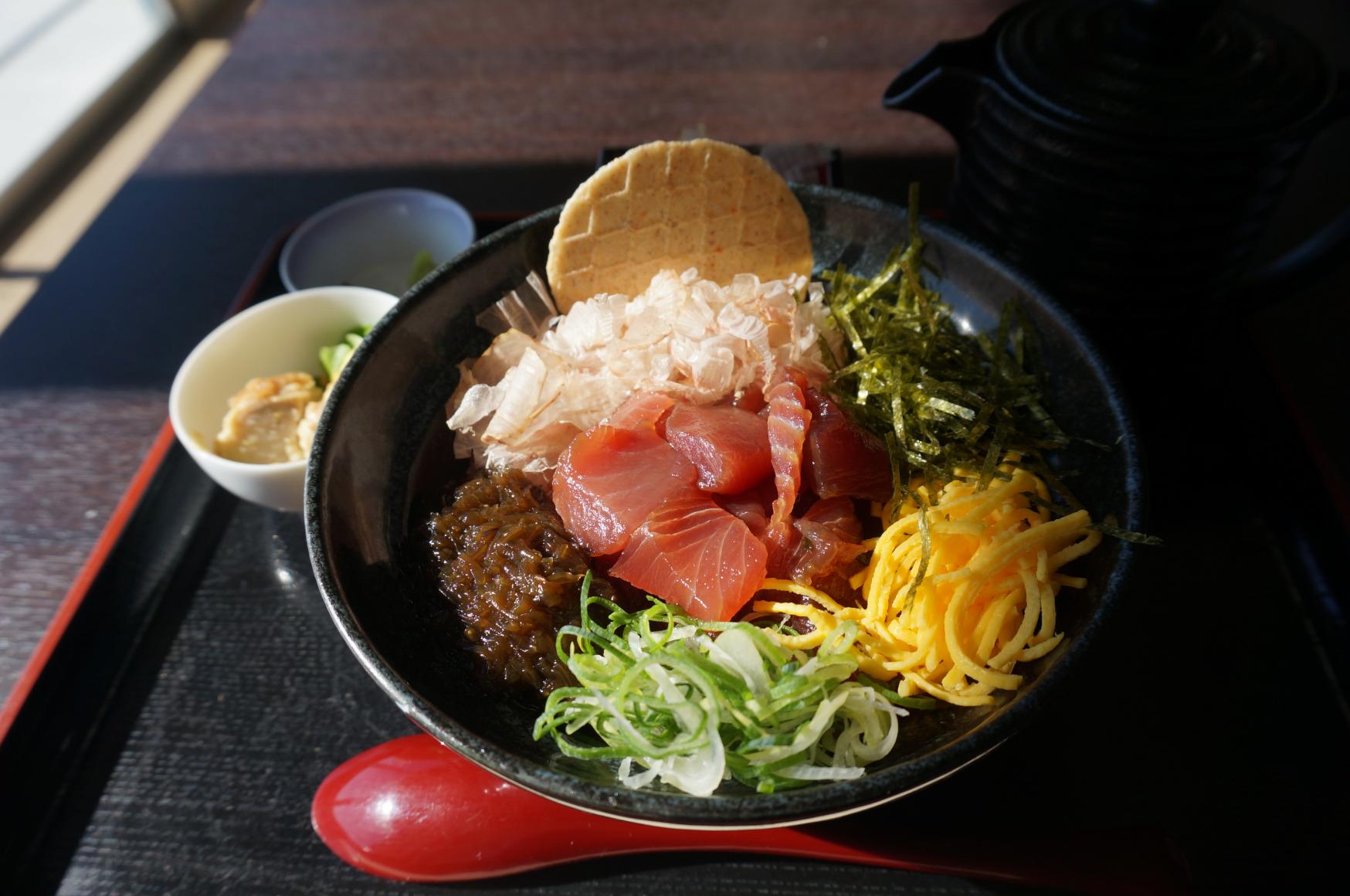  枕崎鰹船人めし 