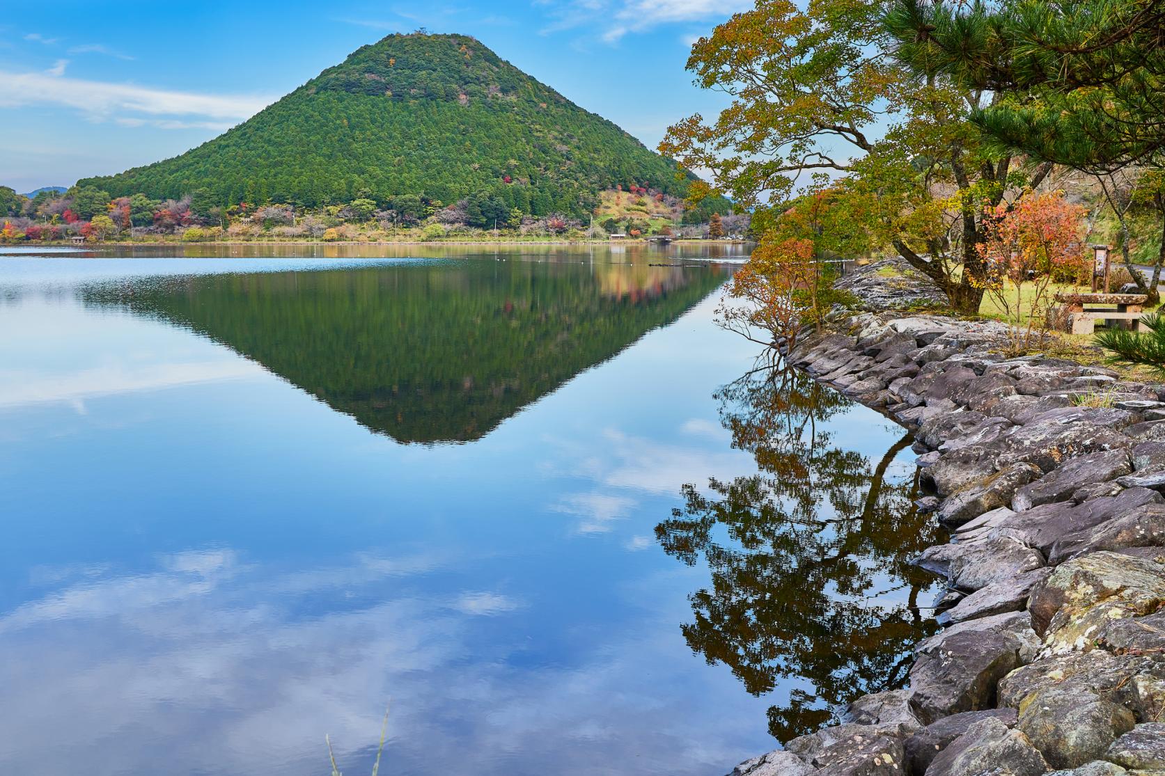 Ride through unspoiled landscapes: the Hokusatsu Route-1