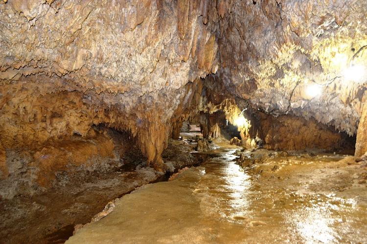 Akasaki Limestone Cave-1