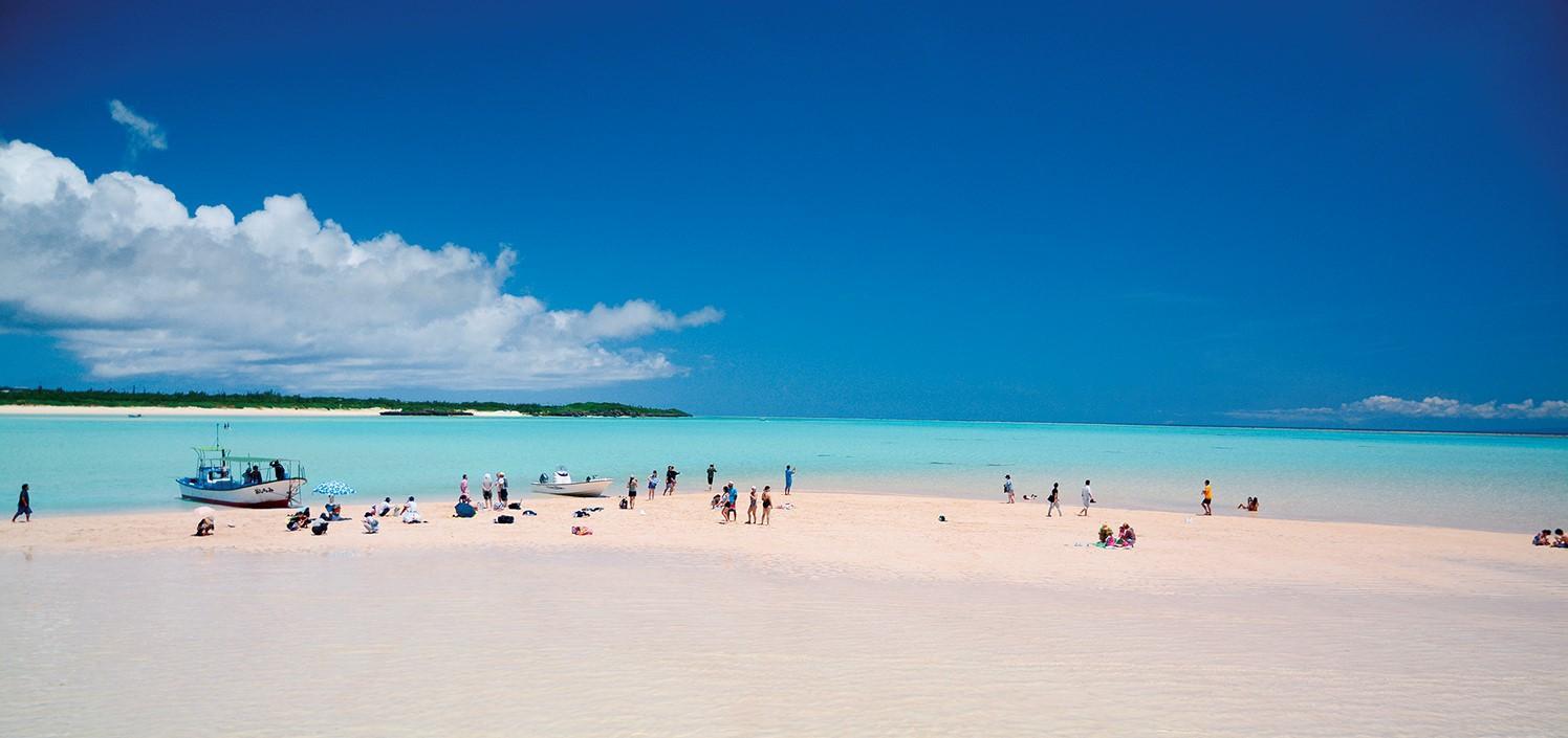 Yoron Island course that heals you on the white sandy beach-1