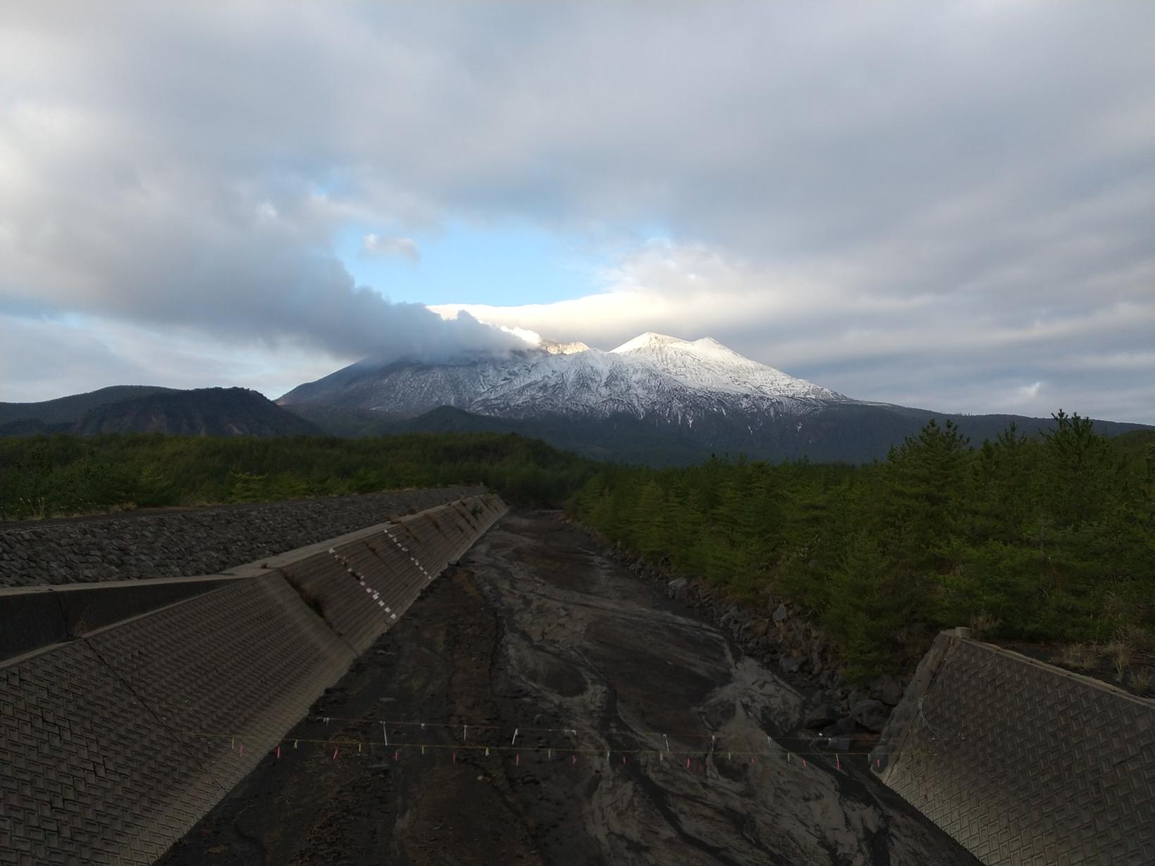 #鹿児島市黒神町 #桜島雪化粧-1