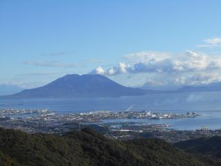 #桜島 #指宿道路上（鹿児島市）の展望台 #錦江湾-1