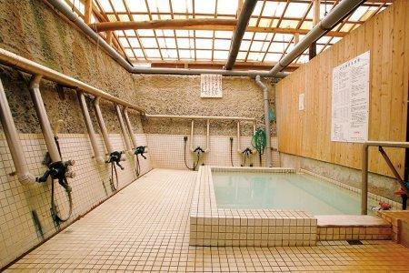 東区または西区温泉