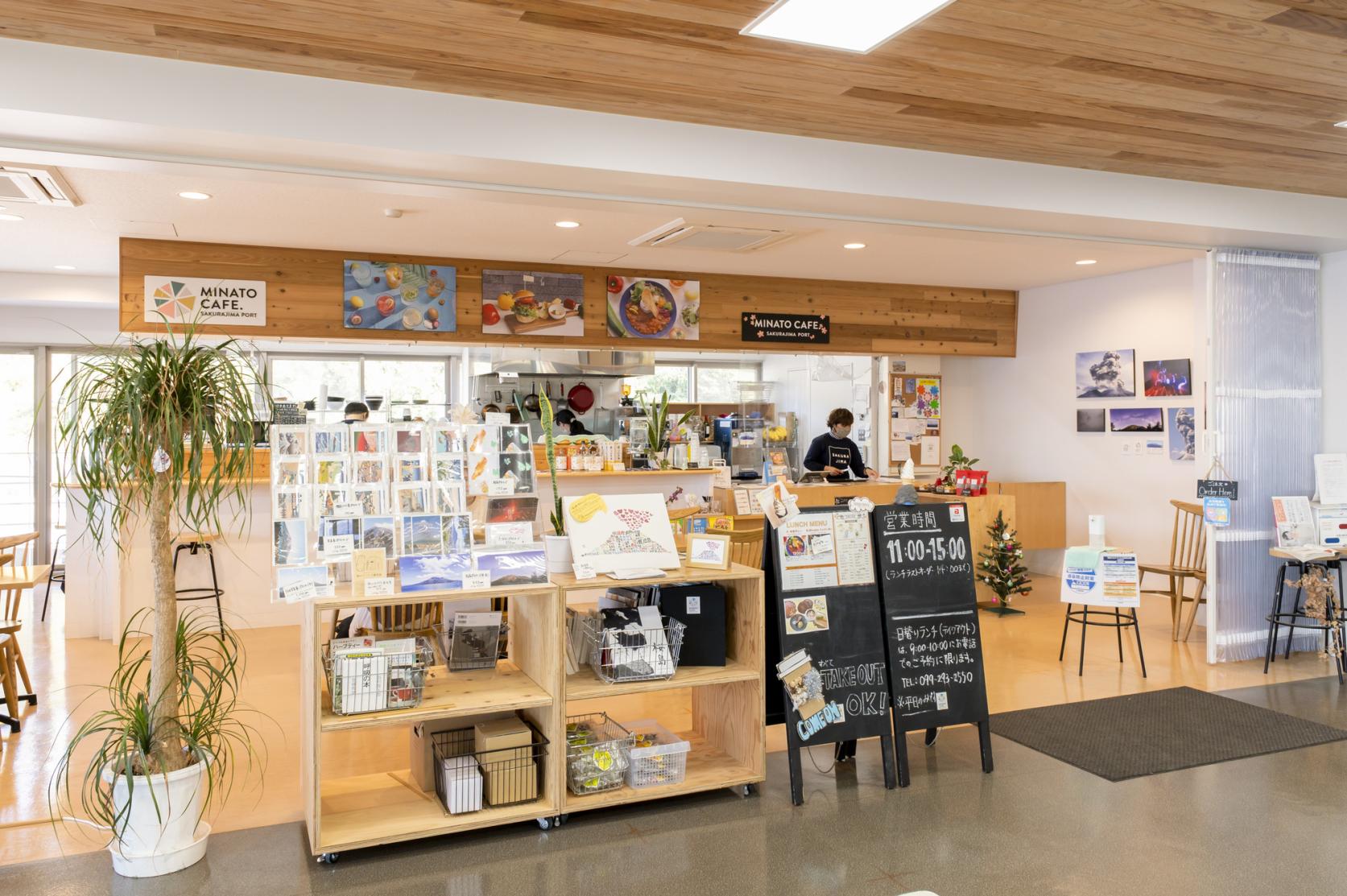 フェリーターミナルのカフェ-1