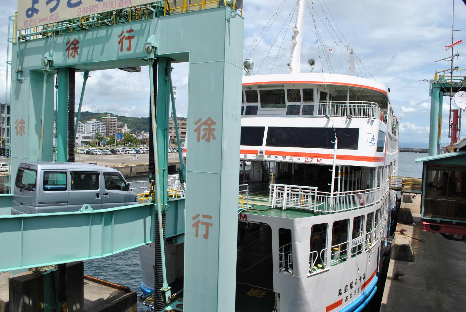 ①車両専用レーンに並ぶ-1