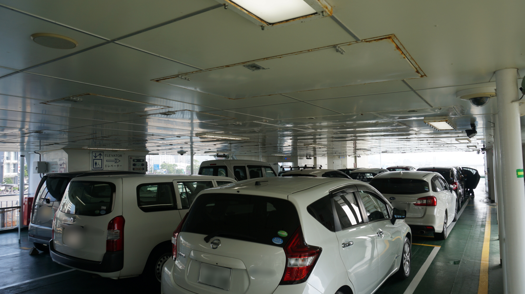 ②船内へ進む。-1