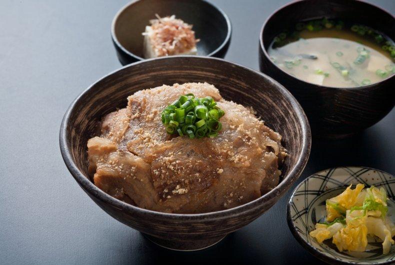 黒豚わっぜえか丼（鹿児島市）-2