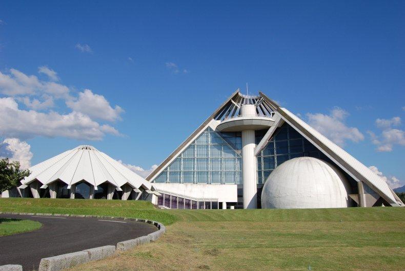 日本で唯一のツルのミュージアム「出水市ツル博物館クレインパークいずみ」-0