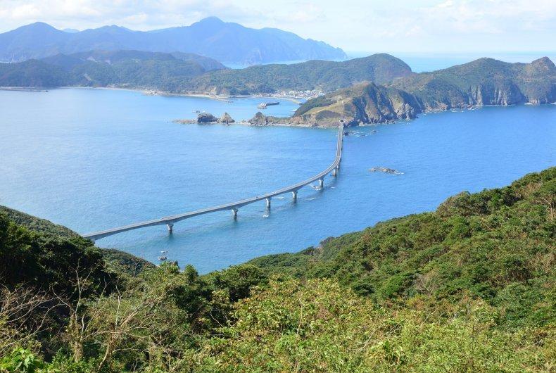 圧巻の長さ！大注目の「甑大橋」へ-0