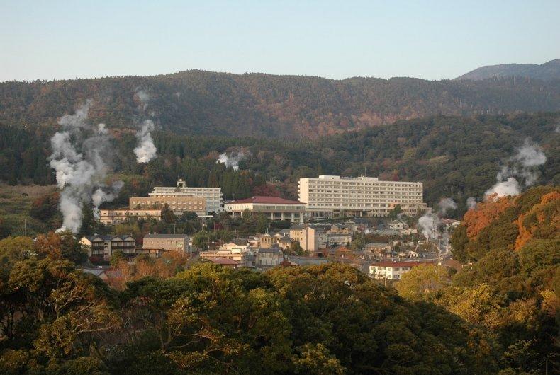 【霧島】山々に湧く多彩な湯と4つ温泉郷-1