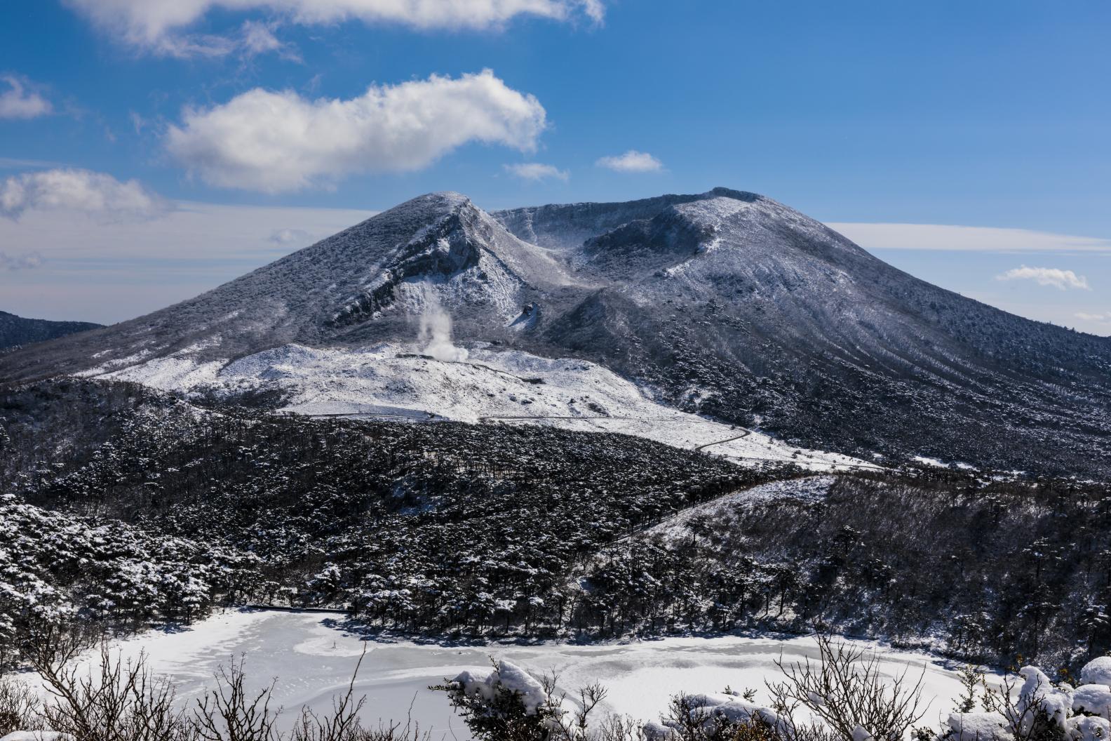 6.白紫池と韓国岳【山々の絶景】-0