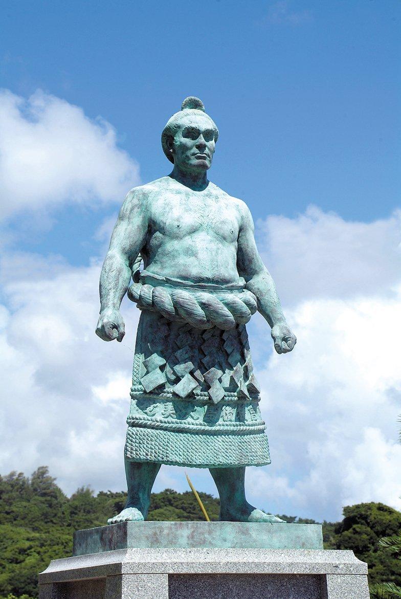 Commemorative Statue of the 46th Yokozuna, Asashio Taro-1