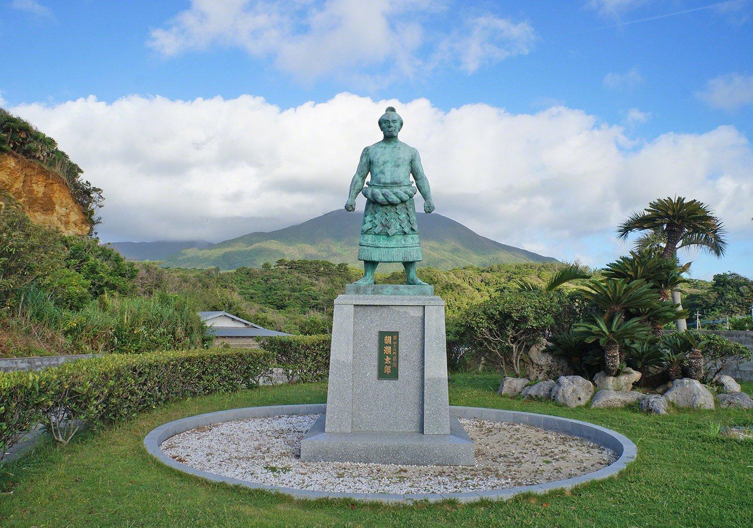 Commemorative Statue of the 46th Yokozuna, Asashio Taro-0