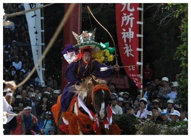 高山 四十九所神社的流鏑馬（武士騎馬射箭賽）* 無形民俗文化資產-1