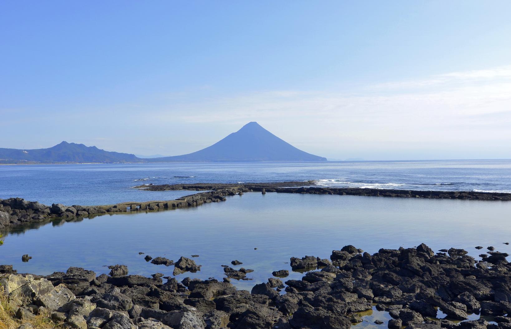 【薩南海岸県立自然公園】
あたたかい陽気のもとで海遊びや絶景を楽しもう-0