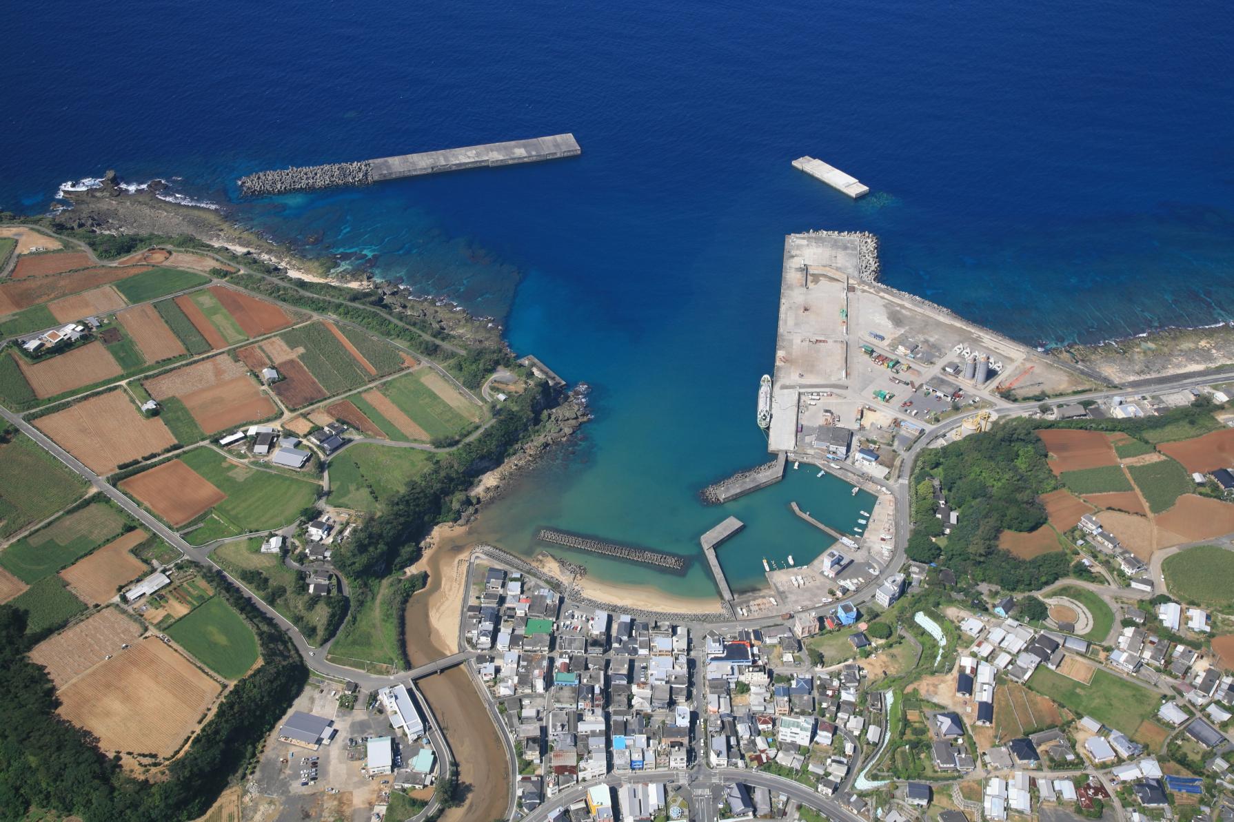 Tokunoshima Island / Hetono Port-0