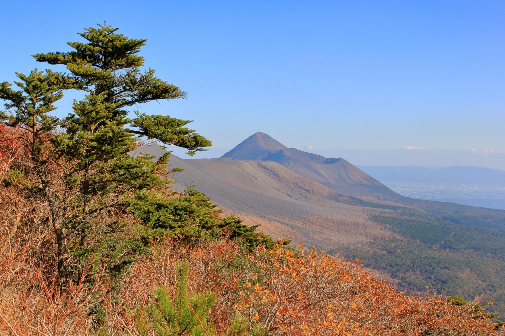 신모에다케(新燃岳)・나카다케(中岳)-0