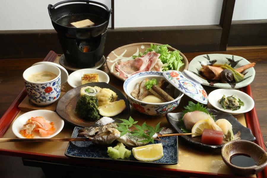 湯之尾温泉　囲炉裏の宿　旅館　早水荘-3