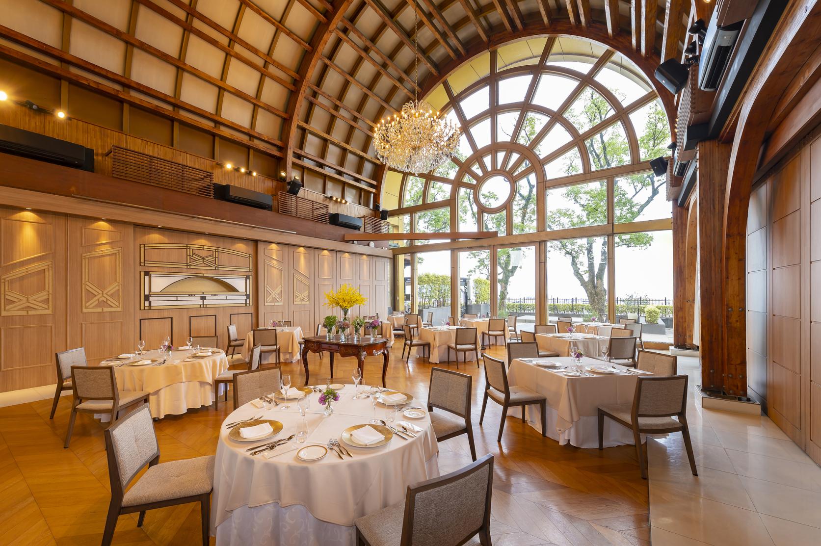 レストランで絶品グルメを堪能-5