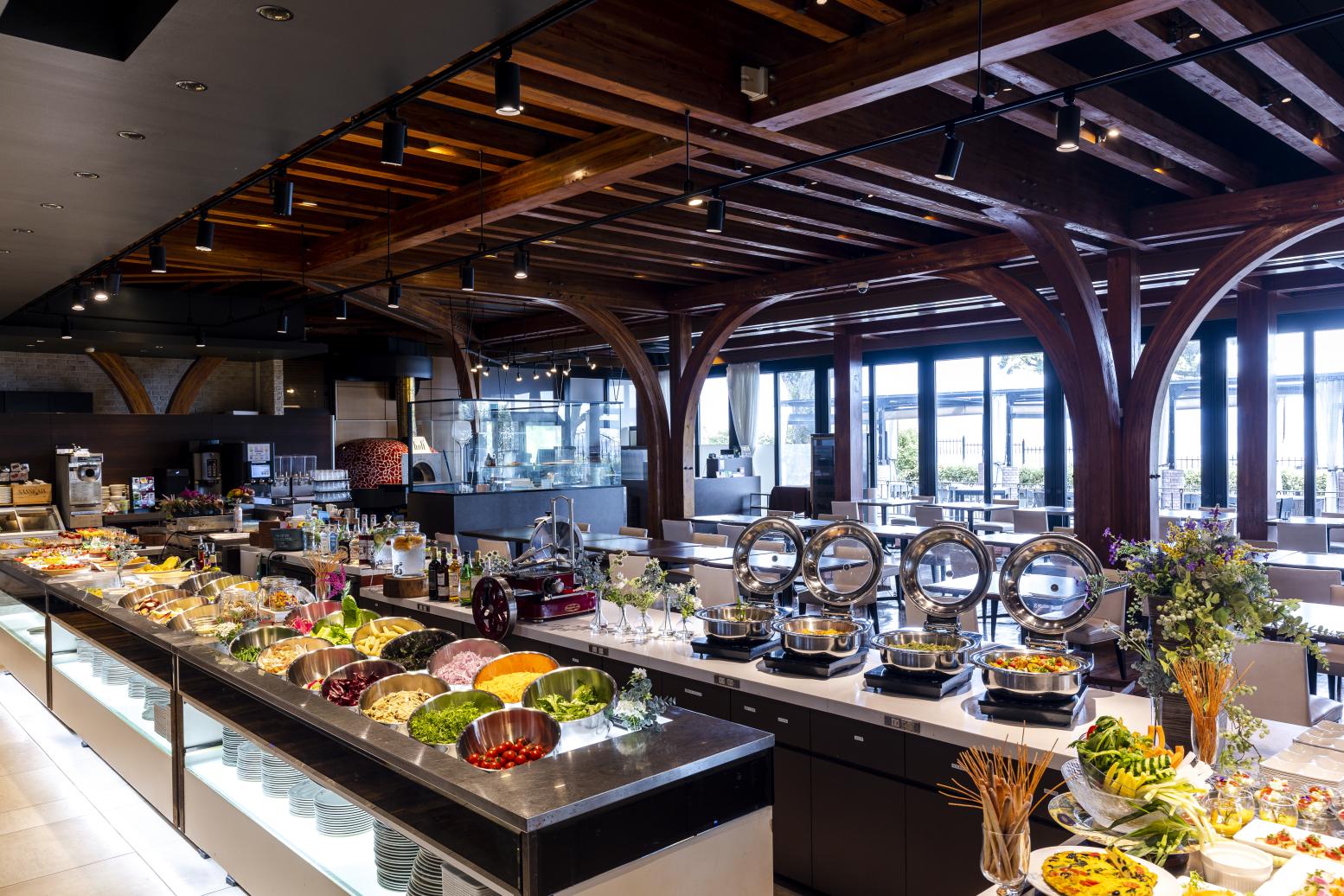 レストランで絶品グルメを堪能-7