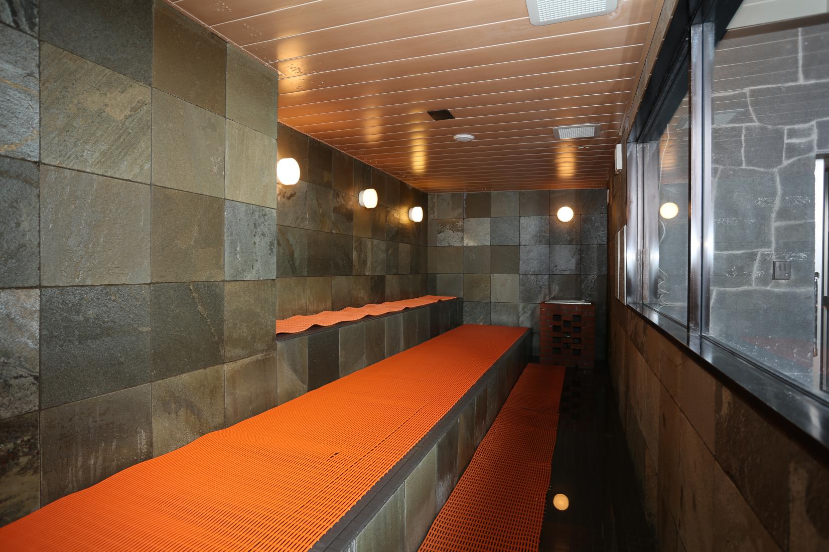 桜島を一望の絶景露天風呂-4