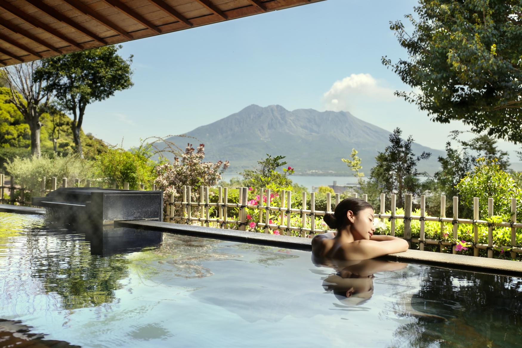 桜島を一望の絶景露天風呂-2