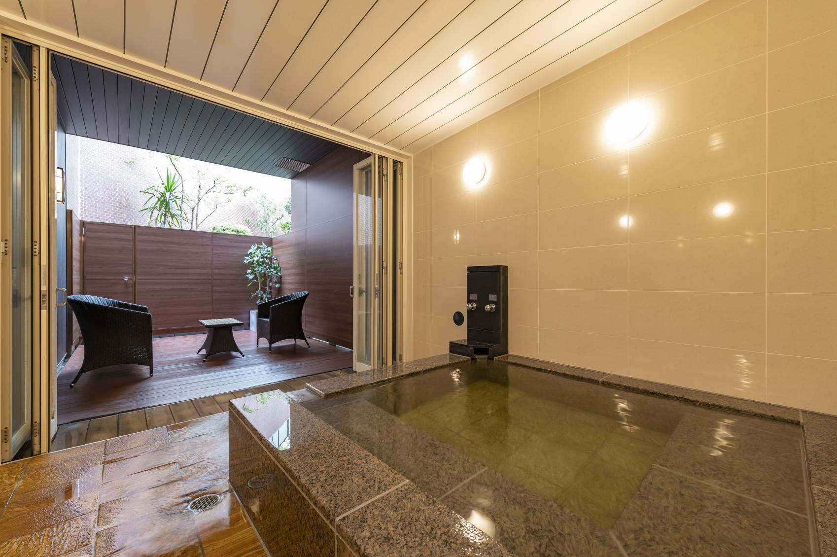 桜島を一望の絶景露天風呂-6