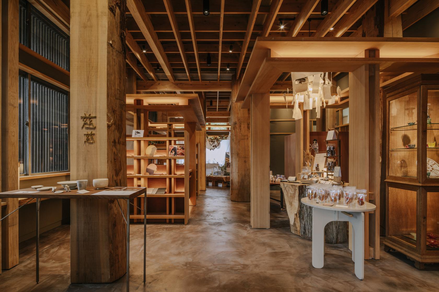 ③鹿児島・霧島の“てしごと”に出会えるショップ「慈慈」-0