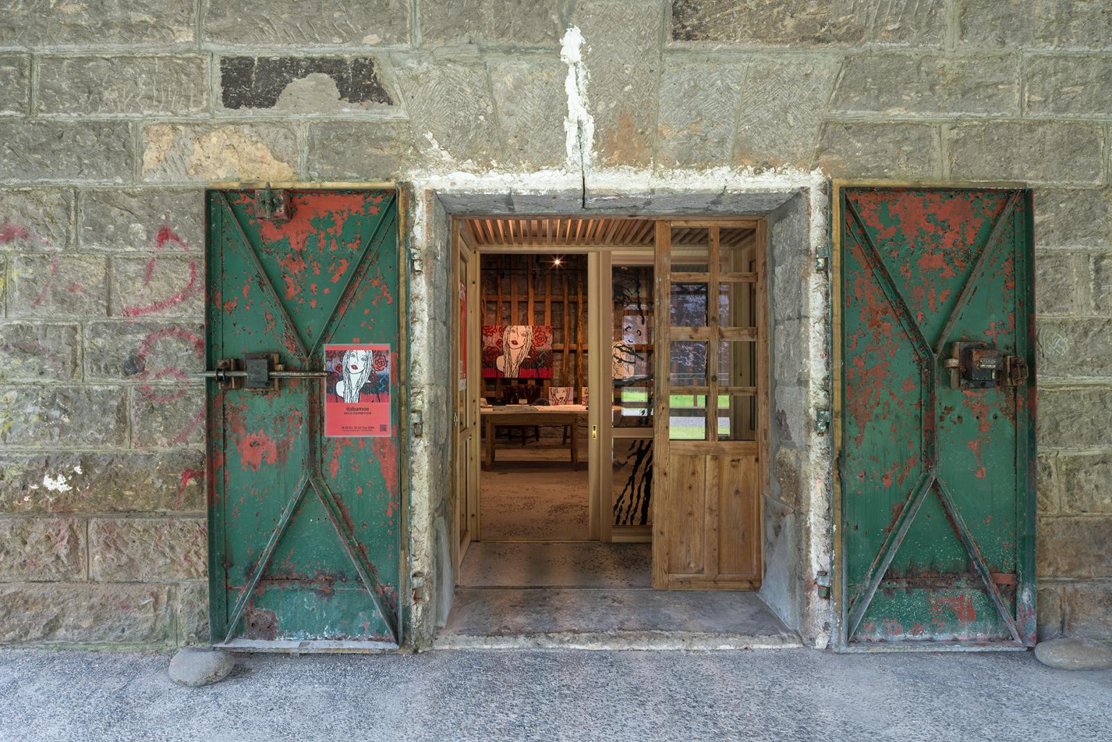 ⑤約100年前の石蔵を改装した、静かなカフェ「光芒」-0