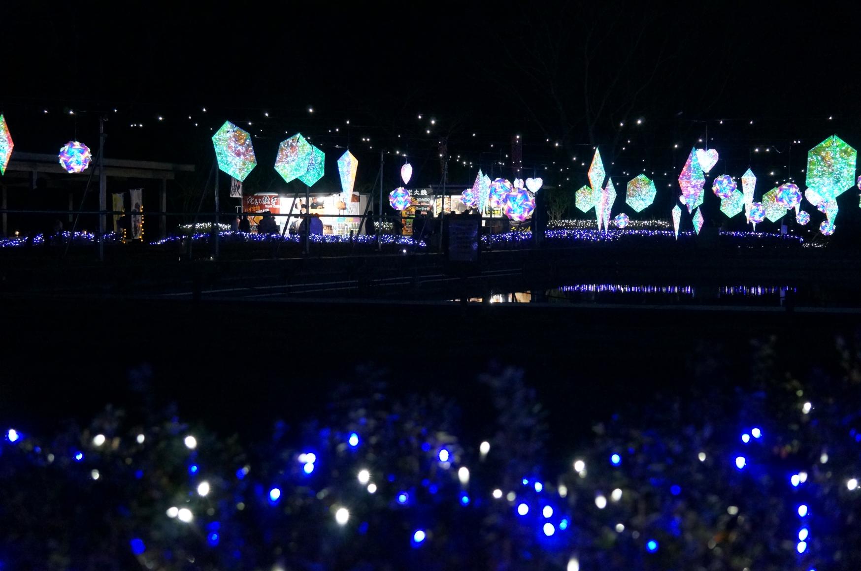 見どころ②キッチンカー＆光の遊園地-3