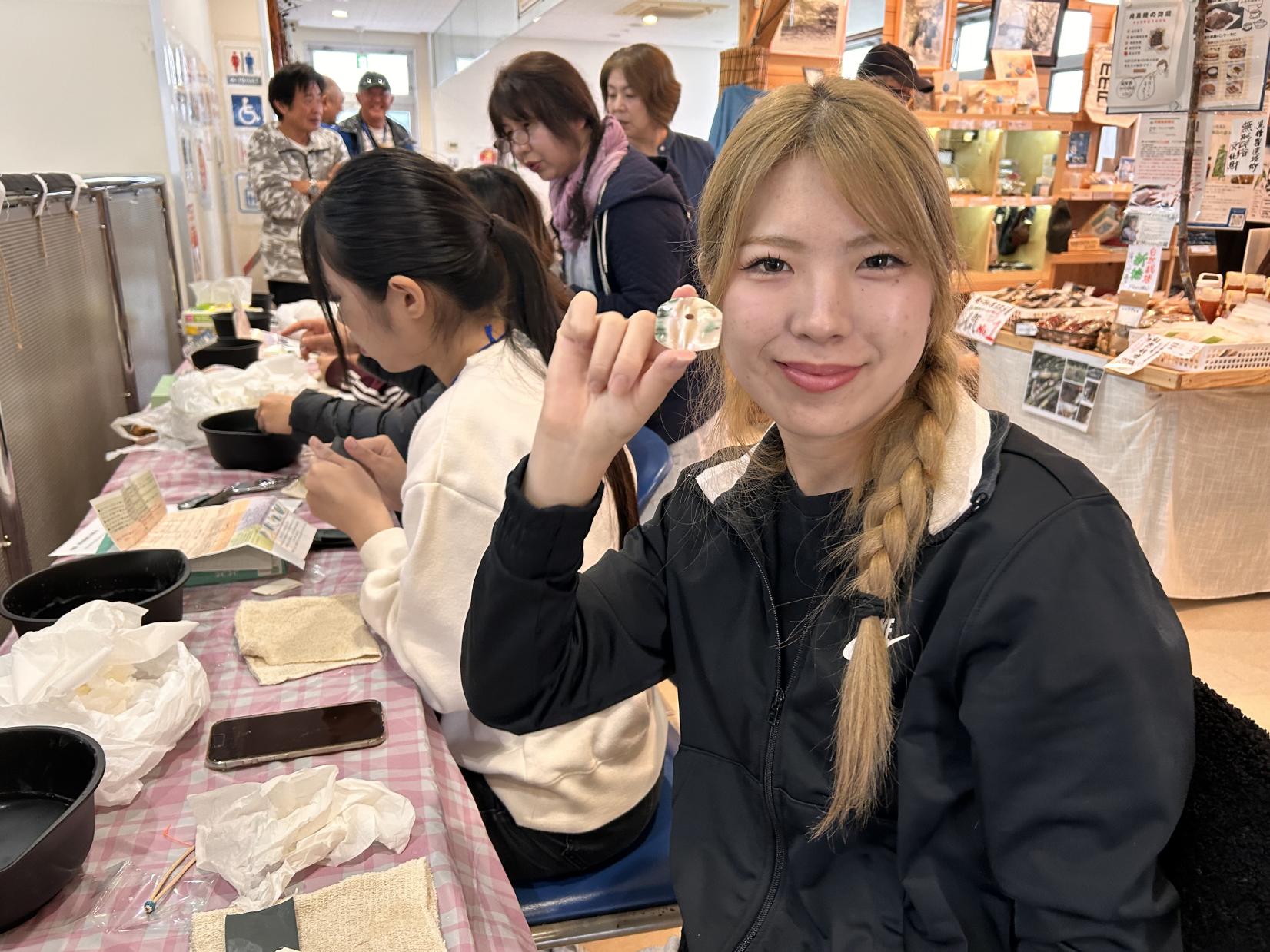 瀬戸内町でクロマグロの養殖を観察　　近畿大学水産研究所奄美実験場に学びます-6