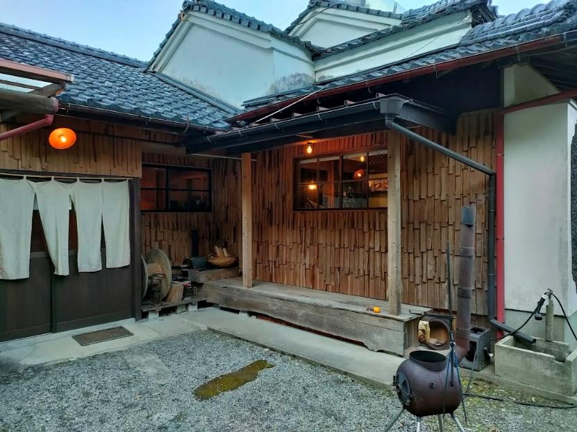 火の温かさに魅了される宿　「その火暮らし」-0