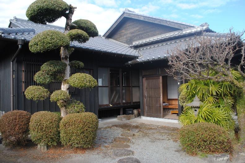 武家屋敷群に泊まると特別なひとときを「チャルカゲストハウス」-1