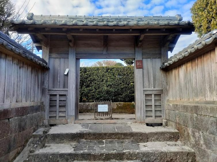 武家屋敷群に泊まると特別なひとときを「チャルカゲストハウス」-0