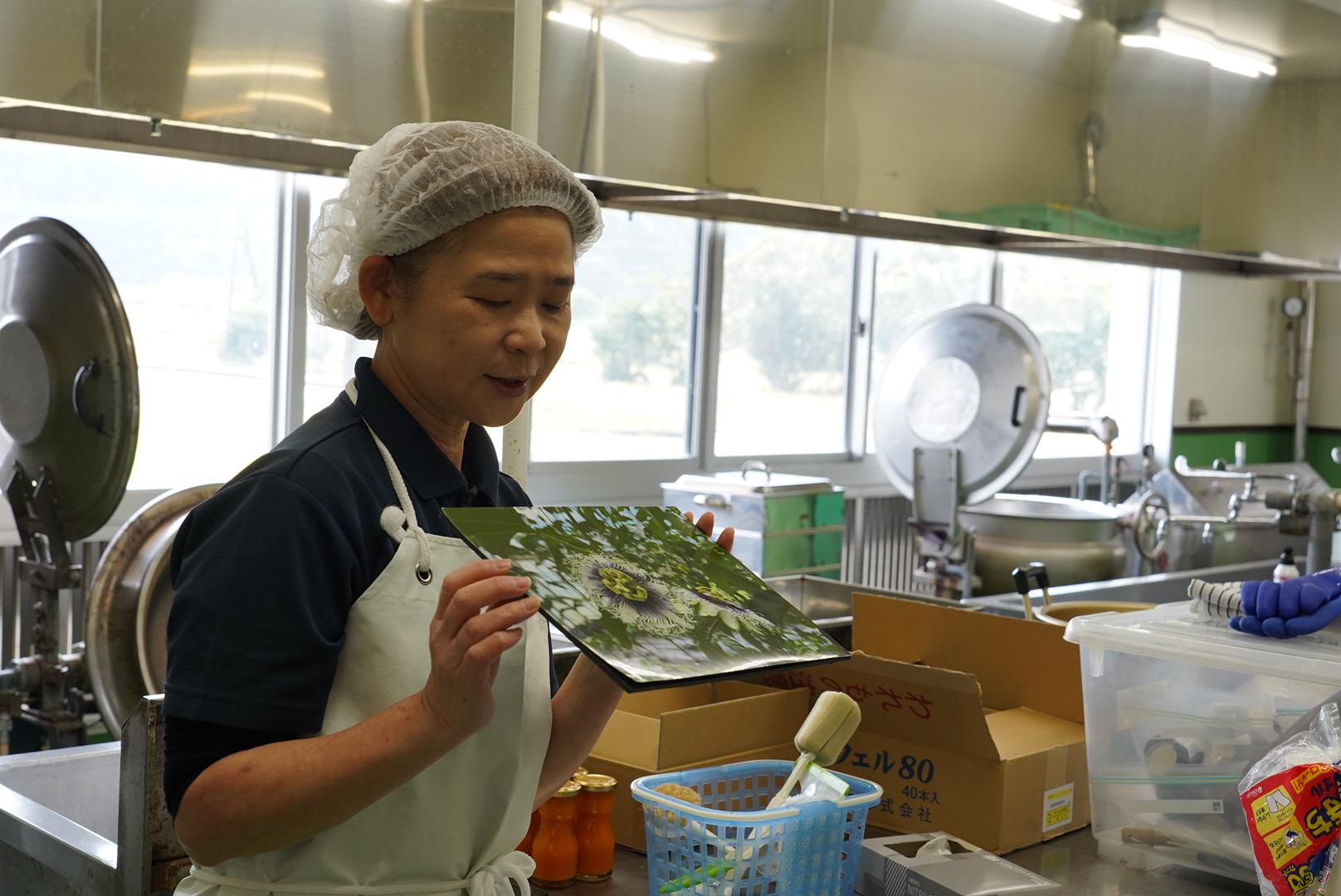 パッションフルーツの果実から作るリッチなフルーツソース-5